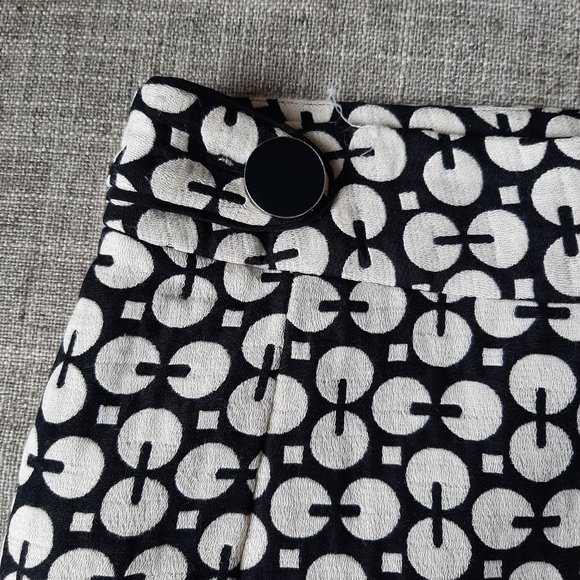 NWOT Banana Republic black and white short skirt SIZE 0 geometric circle pattern - Picture 2 of 6